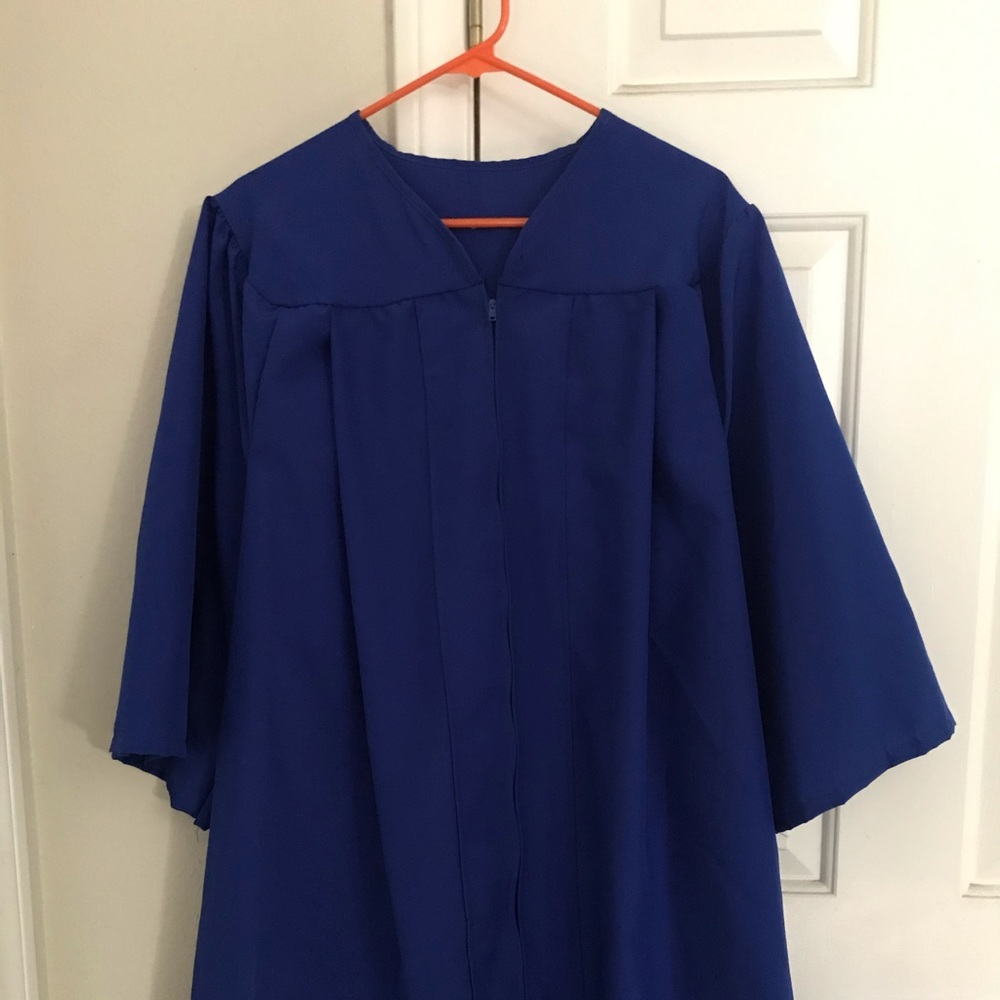 Blue graduation gown.  Fits medium